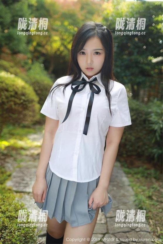 模范学院 - 糯美子Mini白色图包，是单纯的喜欢，还是想有什么后续呢？