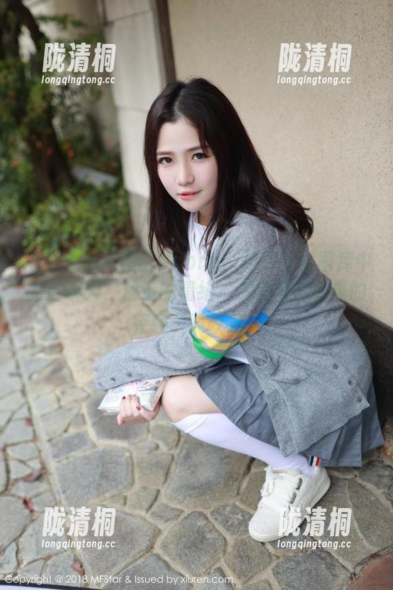 模范学院-许诺Sabrina 模范学院 - 许诺Sabrina与修女在图库中的小聊天,精选的情绪,像懵懂青春里的轻轻一声叹息。