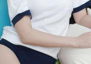 模范学院 – 为啥露露Andrea的全套图集让我一遍又一遍地回味？肉丝的姿态简直有种……吸引力
