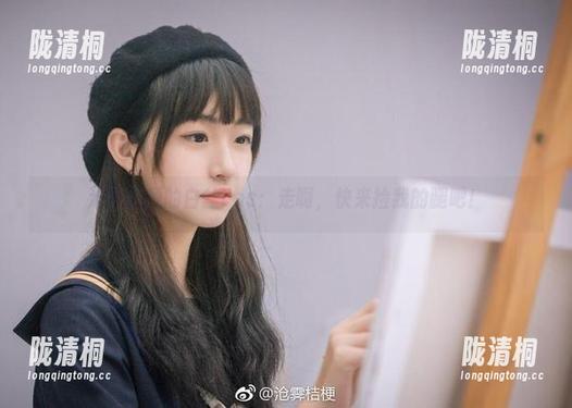 沧霁桔梗 沧霁桔梗的白丝cos:走啊,快来捡我的腿吧!