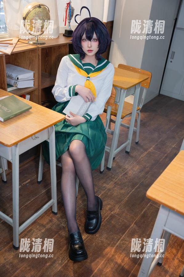 清水由乃 想不到最新更新的写真里清水由乃跟2b花嫁之路走得如此坚定。