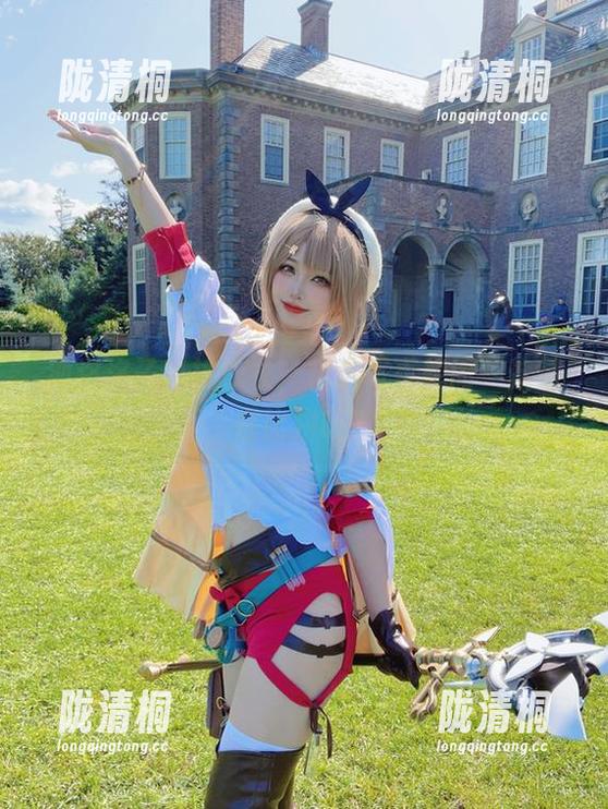 狐洛洛子 狐洛洛子轻挑泳衣,精选写真想问—这是在比拼吗?