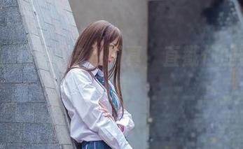 来看疯猫ss的白色写真，直戳你的审美死穴