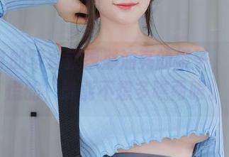 白银81的写真就像那油亮的镜子，光人心慌的，谁能不想多瞧两眼。