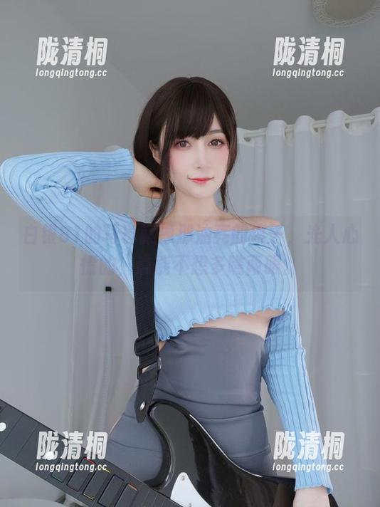 白银81 白银81的写真就像那油亮的镜子,光人心慌的,谁能不想多瞧两眼。