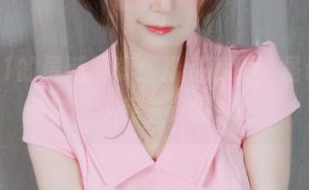 白银81的最新写真：粉红狐狸，虽说看着简单，但感觉好复杂哦。
