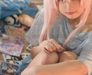 炸裂的二次元：彻底陷入神沢永莉的英梨梨修女写真中
