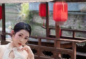 秀人网 – 假装严肃，实际疯狂！于大小姐AYU泳装原图福利送到，何不一探究竟？