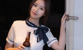 秀人网 – 纵情丝滑，余虞酱的丝袜合集，有种难以名状的冲动。