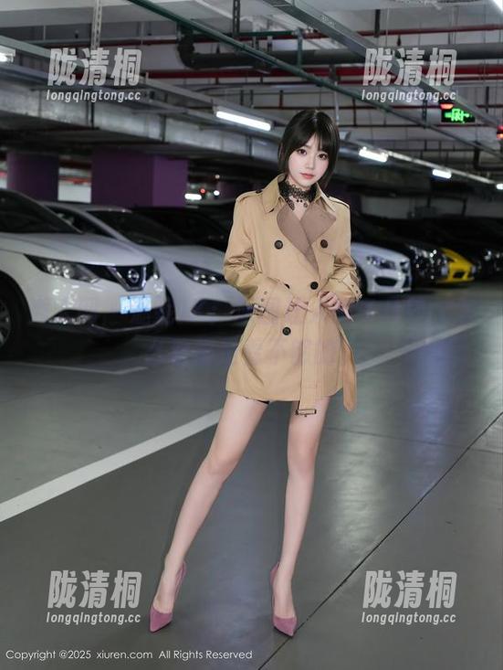 秀人网 - 温妮JK：原图让人想多几秒，怎么看都是看不够的。
