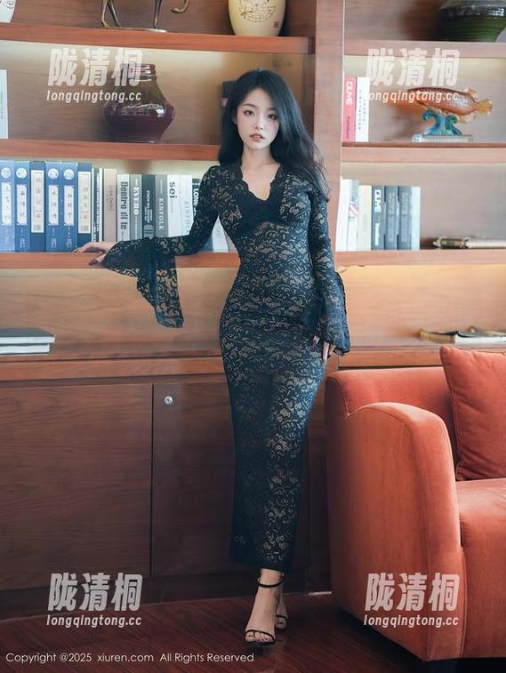 秀人网-田冰冰 秀人网 - 看!免费美图,田冰冰化身御姐,臀部怎么可能这么吸引眼球?