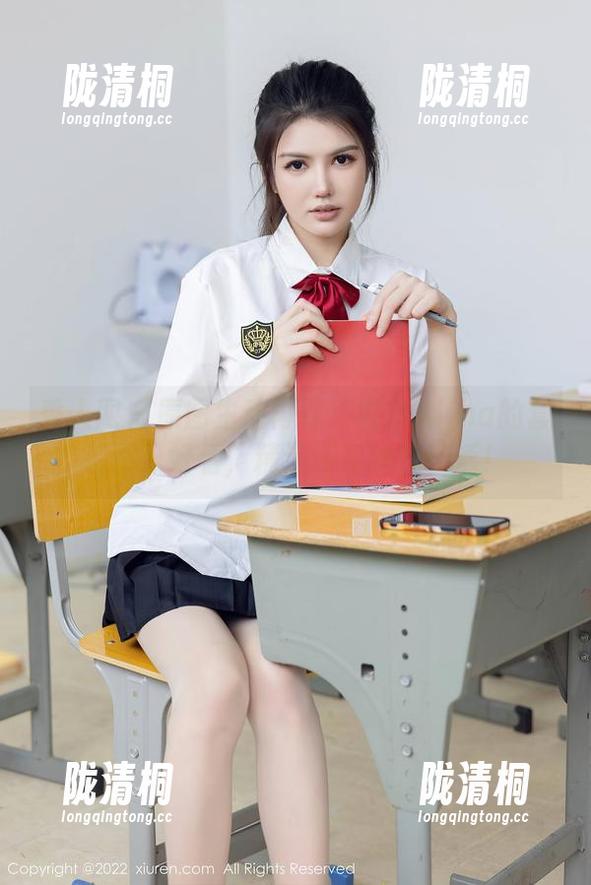 秀人网-白白Alina 秀人网 - 原图生动再现:白白Alina的套装不只好看,精选还有幽默绝活!