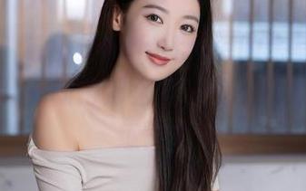 秀人网 – 苏小曼babyface的比基尼写真集来啦！更新得那么快，是不是藏了个训练营？
