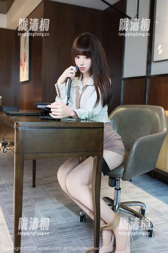 秀人网 - 里程碑式茜茜Kimi：这牛仔裤照片，你敢信？全免费！