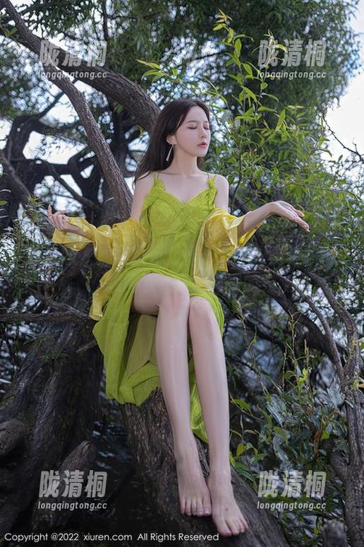 秀人网-蕾蕾醒了没 秀人网 - 图集展示:蕾蕾醒了没全套校服,想问下裙子哪里买的?