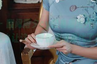 秀人网 – 翻阅雨夕cy的私房图片，眼镜是怎么让这一切都变得现代了？