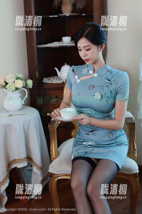 秀人网 - 翻阅雨夕cy的私房图片，眼镜是怎么让这一切都变得现代了？