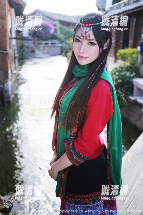 美媛馆-Love陆瓷 美媛馆 - Love陆瓷办公室写真:谁说工作一定要严肃?显然不是她的风格!