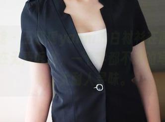 美媛馆 – 王馨瑶yanni的白衬衫在原图里像是在无声诉说，一个字都不讲的写真也好，太耐人寻味。
