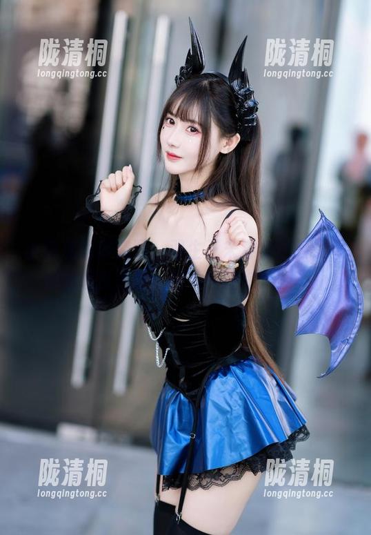 羽生三未 小恶魔也讲究呀,羽生三未穿红色胶衣要拍出这份高清!照片会让你二刷不止