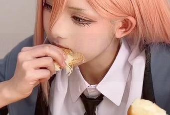 说好的腥味猫罐，结果是魔理沙的套图合集↑