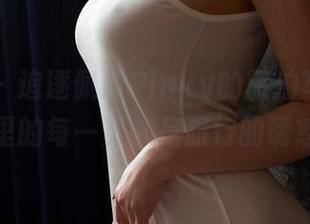 蜜桃社 – 追逐佩琦Pinky的旅拍写真，图册里的每一页都是旅行的诱惑。
