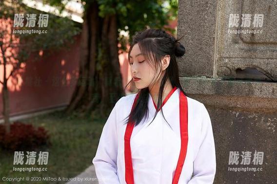 蜜桃社-真希 蜜桃社 - 这么多运动,真希你肯定在坑我,图包快把下载链接给我,至少可以多看几眼!