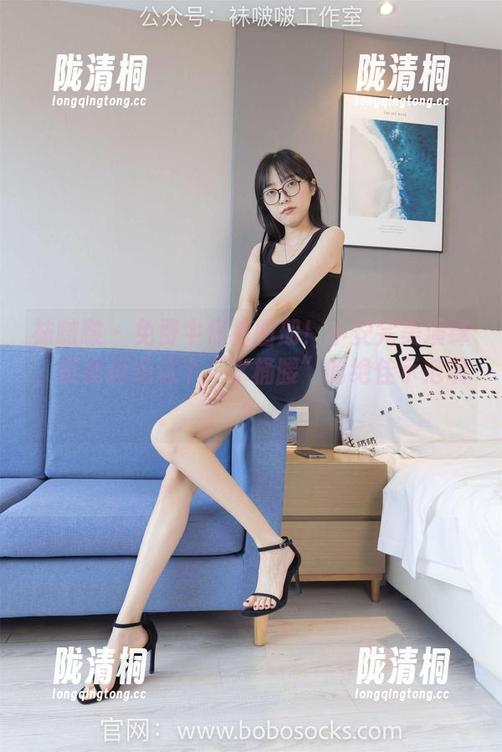 袜啵啵-小安 袜啵啵 - 免费牛仔裤图册!小安完美演绎,谁能拒绝这个“水桶腰”的绝佳示范呢?