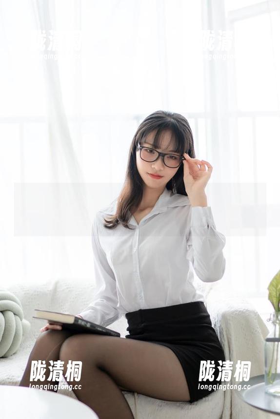 西呱呀呀呀 壁纸里的西呱呀呀呀,温柔外表下暗藏的几分耍宝。