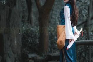 白衬衫的魔力：铁打萌萌_moi又一美图秀