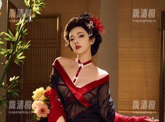 雯妹不讲道理 如果天使会拍照,雯妹不讲道理应该就是那个自拍狂