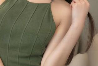 青豆客 – 妮小妖的最新图片，肉丝光影交错，刺激得我眼前一亮。