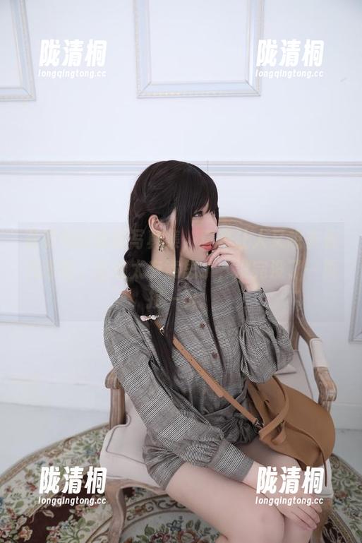 鹿野希 鹿野希的最新写真集,真是让人又想多看几眼呀。自撮太有意思了,没完没了一页接一页。